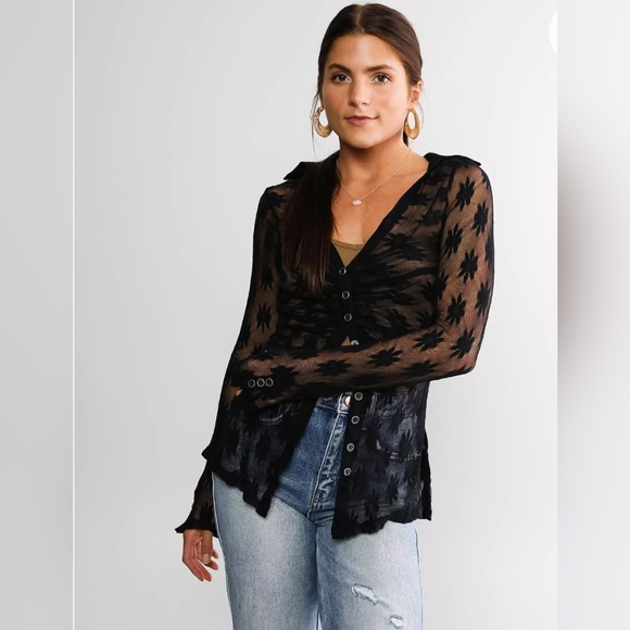 Free People flower fields long sleeve shirtee in black. Size M. NWT - Picture 4 of 8